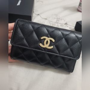***SOLD*** Chanel 22B bi-fold wallet
